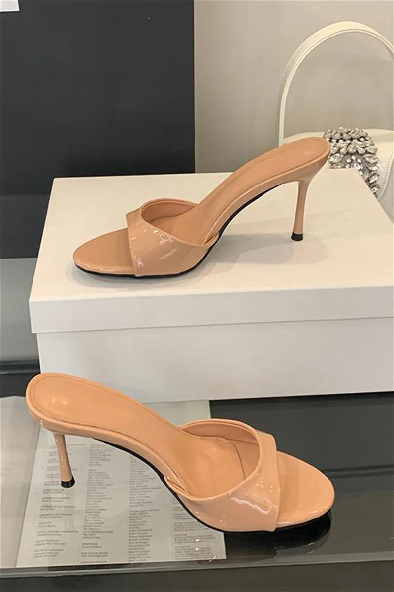 PATENT LEATHER SHOES
