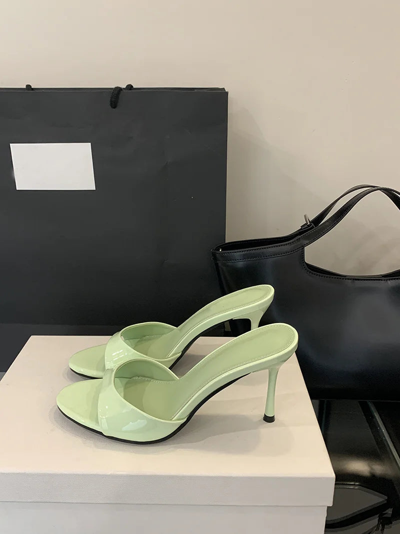 PATENT LEATHER SHOES