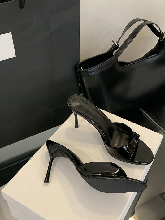 PATENT LEATHER SHOES