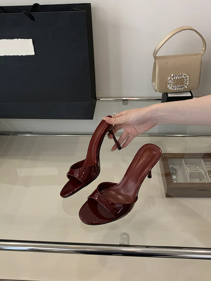 PATENT LEATHER SHOES